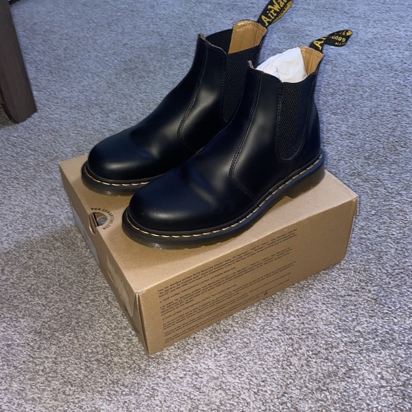 COPY - 2976 YELLOW STITCH SMOOTH LEATHER CHELSEA BOOTS Black - Picture 3 of 5